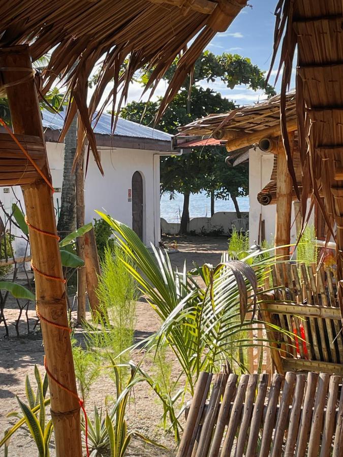 Albergue Tribal Huts Community Daanbantayan Exterior foto