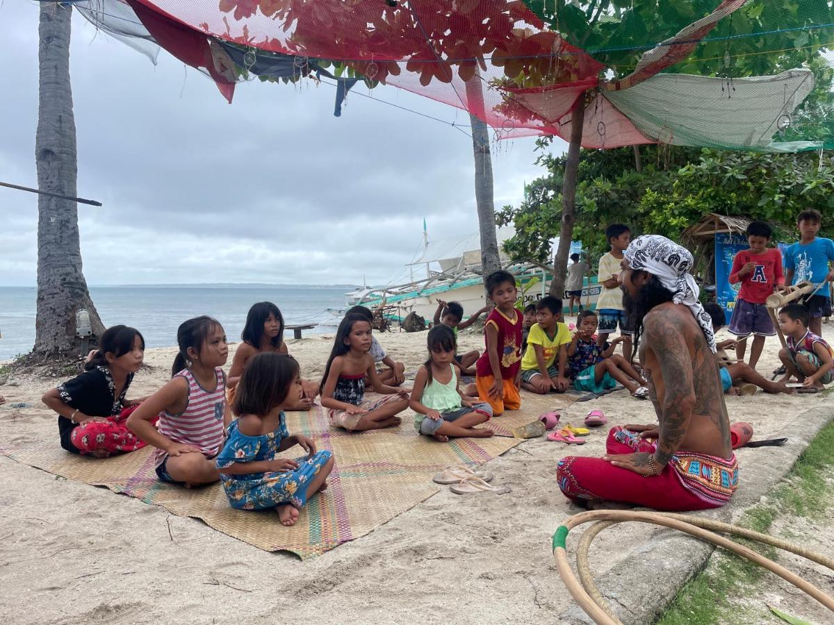 Albergue Tribal Huts Community Daanbantayan Exterior foto
