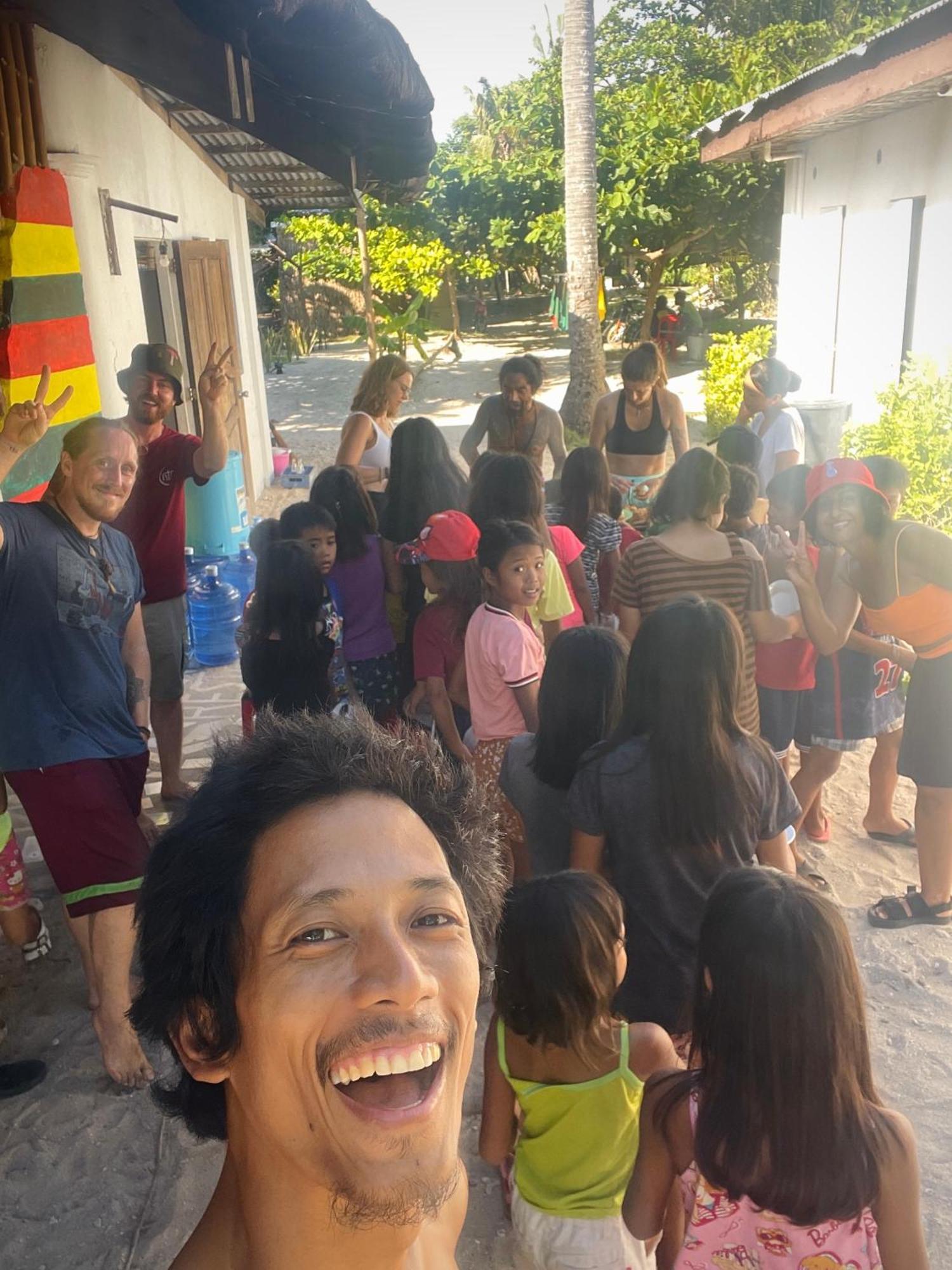 Albergue Tribal Huts Community Daanbantayan Exterior foto