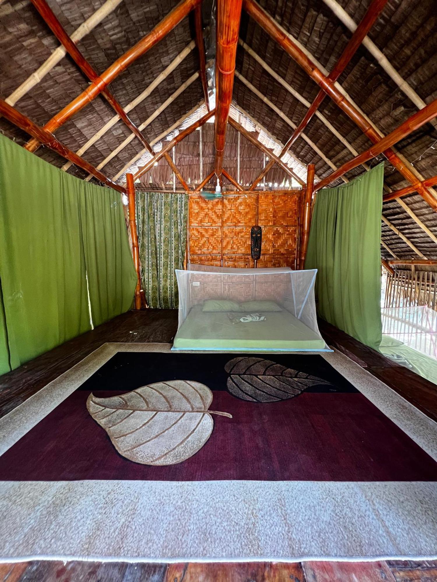 Albergue Tribal Huts Community Daanbantayan Exterior foto