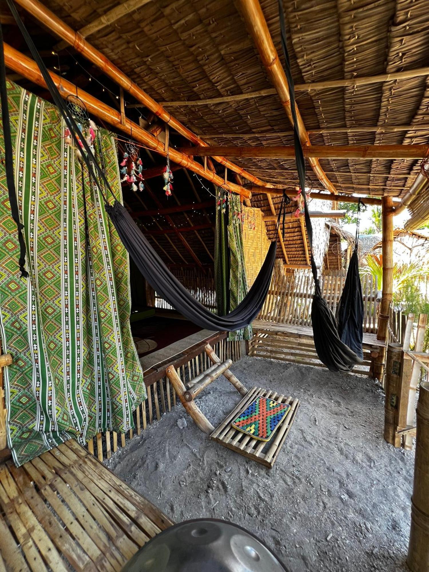 Albergue Tribal Huts Community Daanbantayan Exterior foto